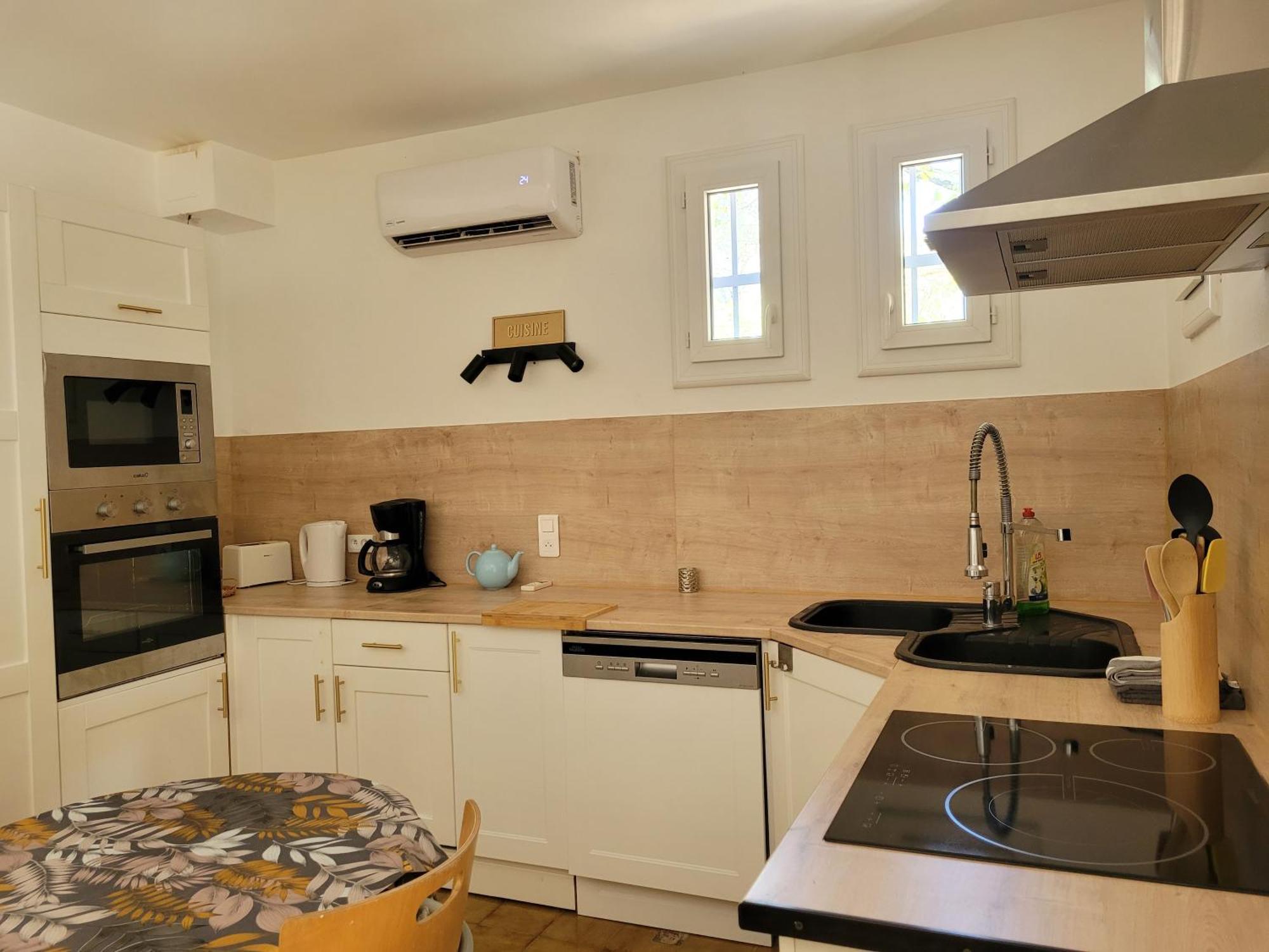 Borie En Provence Guest House Velleron Ruang foto